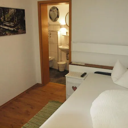 Gaestehaus Watzmannblick Guest house *